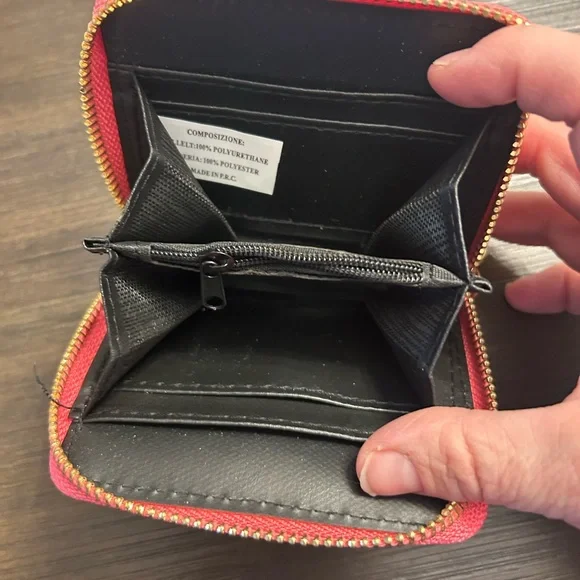 Yves Saint Laurent Pink Quilted Leather Wallet - Picture 2 of 3
